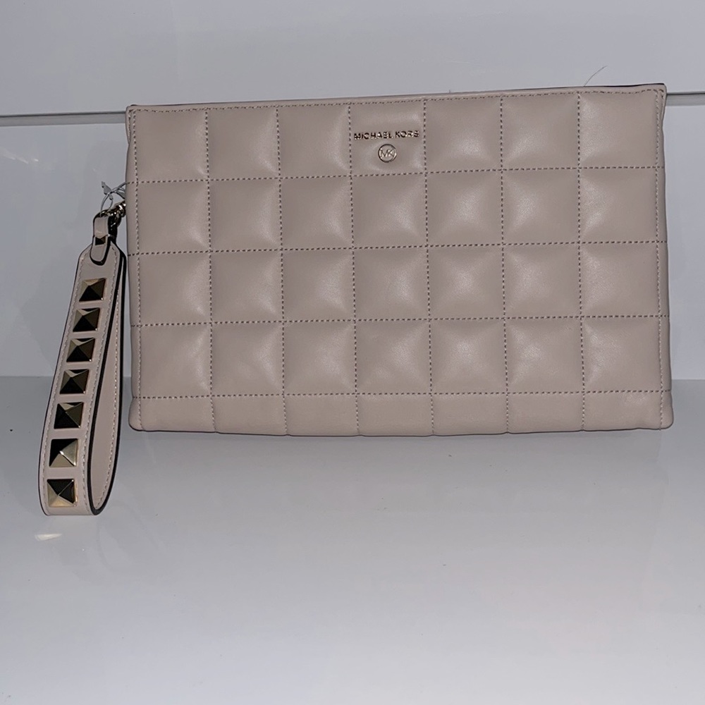 NWT MICHAEL KORS Jet Set Charm XL Quilted Leather Wristlet- Soft Pink